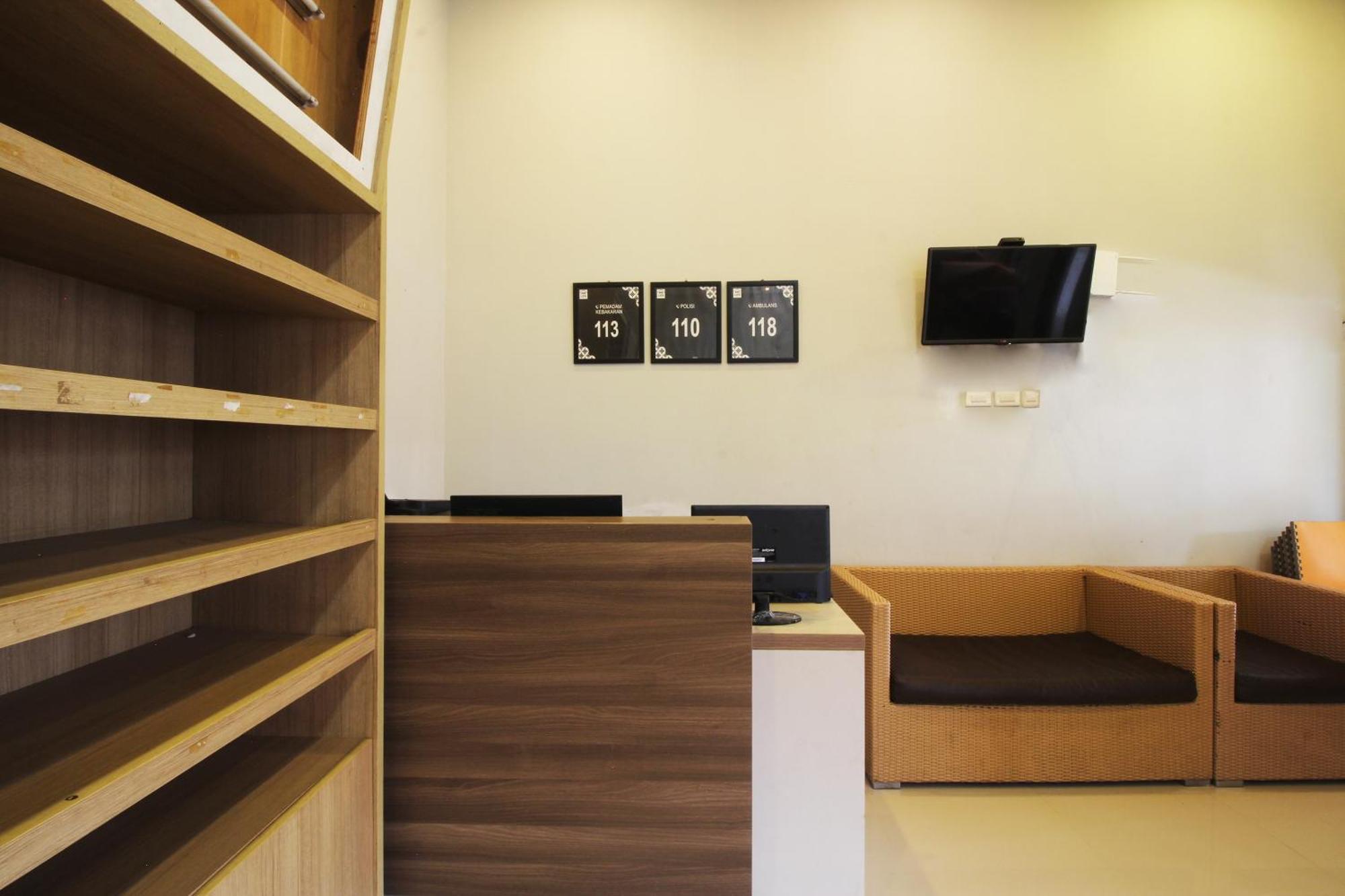 OYO Life 2273 Pratama Homestay Bandar Lampung Luaran gambar