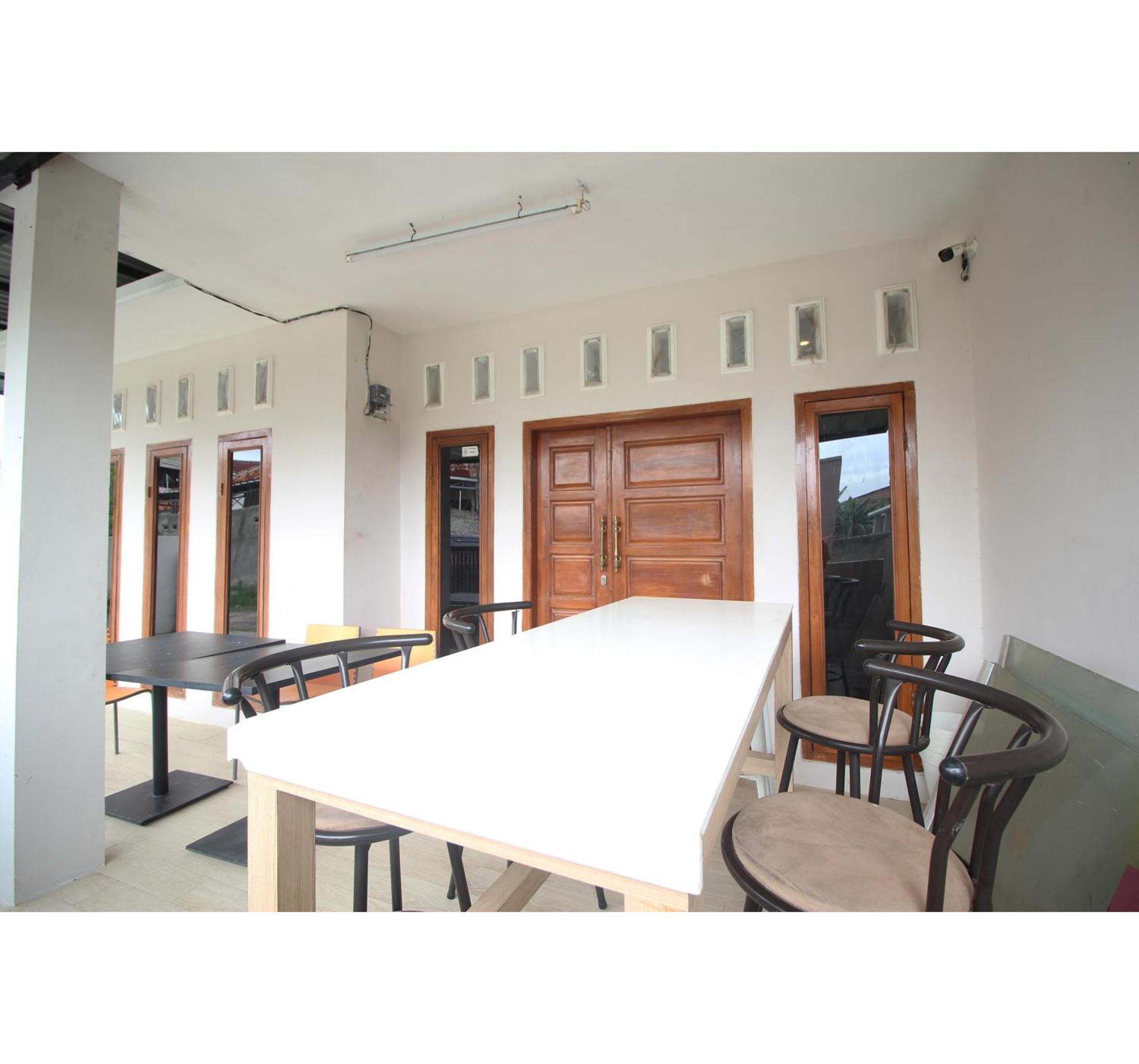 OYO Life 2273 Pratama Homestay Bandar Lampung Luaran gambar